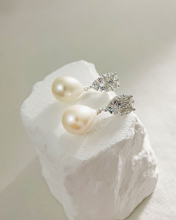 Elegant Bridal Teardrop Pearl Earrings